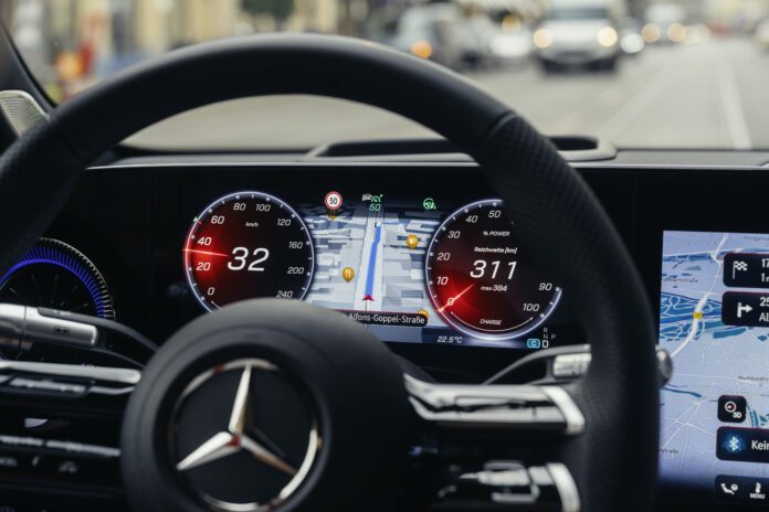 Sicher von A nach B: Mercedes-Benz bringt als erster Point-to-Point-Fahren nach Deutschland MB.DRIVE ASSIST PRO startet 2027