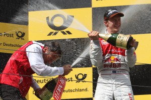 Freude über Platz1 bei Mattias Ekström bei der DTM auf dem Nürburgring