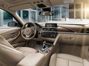 Innenraum und Cocpit neuer 3er BMW Ausstattungslinie Modernline