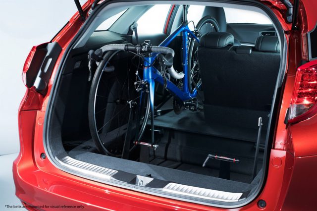 Neues System ermöglicht Fahrradtransport im Laderaum des Civic Tourer Neues System ermöglicht Fahrradtransport im Laderaum des Civic Tourer