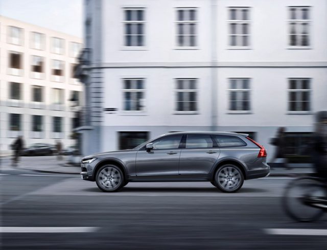 Volvo V90 Cross Country Red Dot Award. Volvo V90 Cross Country Red Dot Award.