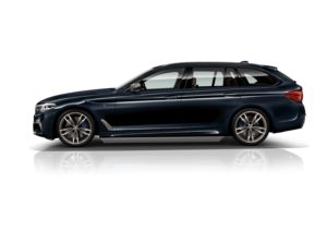 BMW M550d xDrive mit sportlichem Fahrwerk