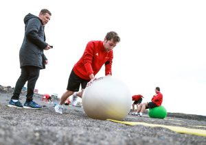 Audi Fitnesswoche Lanzarote 2018  Robin Frijns, Tom Kristensen Foto: ©  Audi Communications Motorsport / Michael Kunkel 