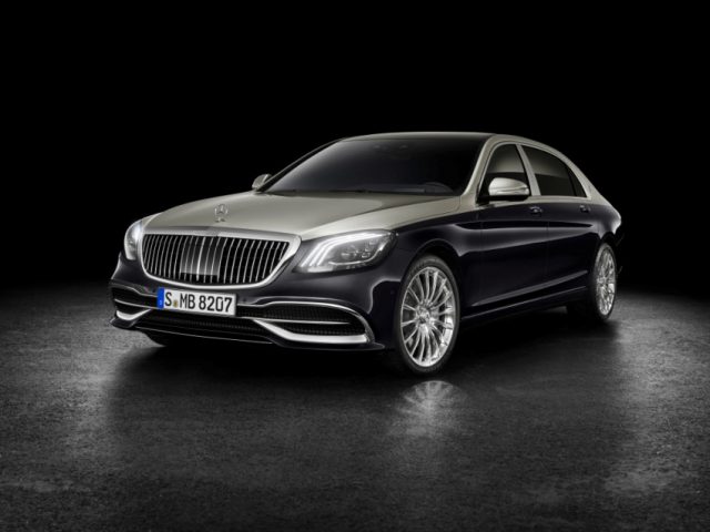 Mercedes-Maybach S 560; Exterieur: Zweifarblackierung Aragonitsilber/Anthrazitblau Mercedes-Maybach S 560; Exterieur: Zweifarblackierung Aragonitsilber/Anthrazitblau Foto: © Daimler