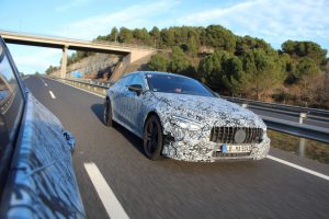 Mercedes-AMG GT Coupé Erlkönig bei bei Fahrerprobungen  Foto: © Daimler AG