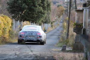 Mercedes-AMG GT Coupé Erlkönig bei bei Fahrerprobungen  Foto: © Daimler AG