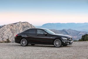 Mercedes-AMG C43 4MATIC Limousine mit Night Paket und AMG Carbon-Paket II Foto:© Daimler AG