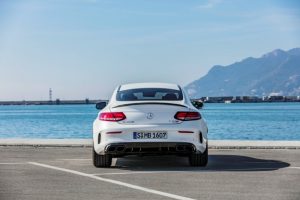 Mercedes-AMG C 63 S Coupé mit AMG Night Paket und AMG Carbon-Paket II Heckansicht © Daimler AG