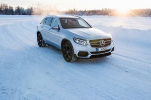 Mercedes-Benz EQC: Auf dem Weg zur Serienreife haben jetzt Prototypen die Wintererprobung in Nordschweden absolviert Foto: © Daimler AG