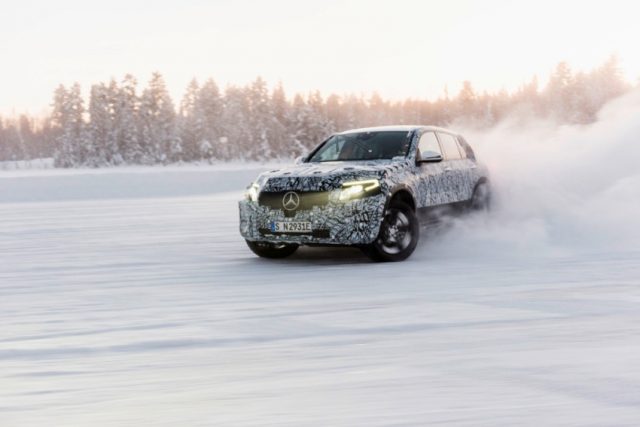 Mercedes Benz EQC Mercedes-Benz EQC: Auf dem Weg zur Serienreife haben jetzt Prototypen die Wintererprobung in Nordschweden absolviert Foto: © Daimler AG
