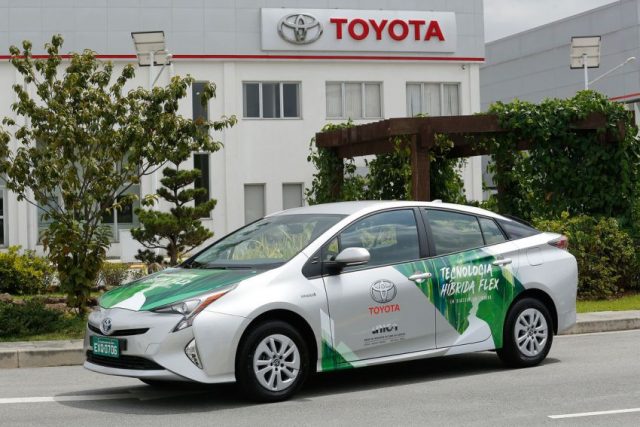 Toyota Flex Fuel Hybrid Prototyp auf Basis des Toyota Prius nutzt Benzin und Ethanol © Toyota