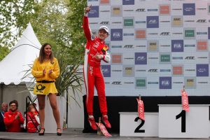 Formel 3 EM Podium Pau Chinese Guanyu Zhou (PREMA Theodore Racing) gewinnt den ersten Lauf © F3 EM