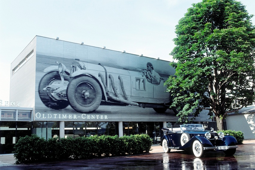 Klassik-Kompetenz von Weltrang: Das Mercedes-Benz Classic Center wird 1993 in Fellbach bei Stuttgart eröffnet, damals noch unter dem Namen Oldtimer-Center. Foto aus dem Jahr 1993 © Daimler AG