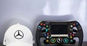 Formel 1 – So wird ein Formel 1 Bolide gesteuert Formel 1 Lenkrad Mercedes Petronas Motorsport © Mercedes Petronas Motorsport