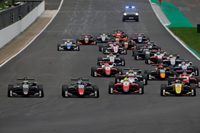 F3 EM Silverstone Rennen 3 44 Jüri Vips (EST, Motopark, Dallara F317 - Volkswagen) taking the lead from 23 Jonathan Aberdein (RSA, Motopark, Dallara F317 - Volkswagen), 11 Sacha Fenestraz (FRA, Carlin, Dallara F317 - Volkswagen), 4 Mick Schumacher (DEU, PREMA The © F 3 EM