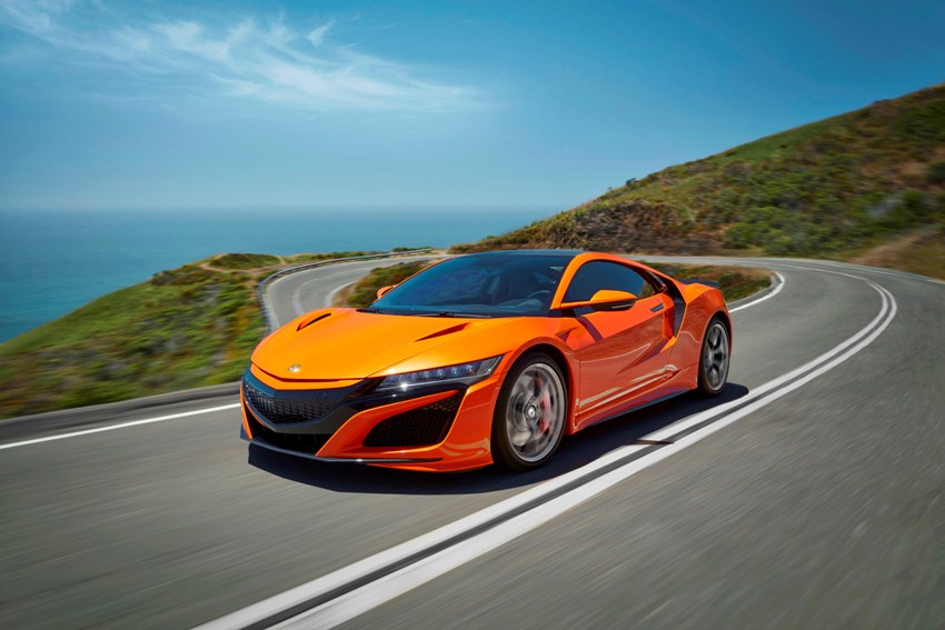 Mehr Dynamik für Straße und Rundkurs: Honda wertet Hybrid-Supersportwagen NSX auf © Honda