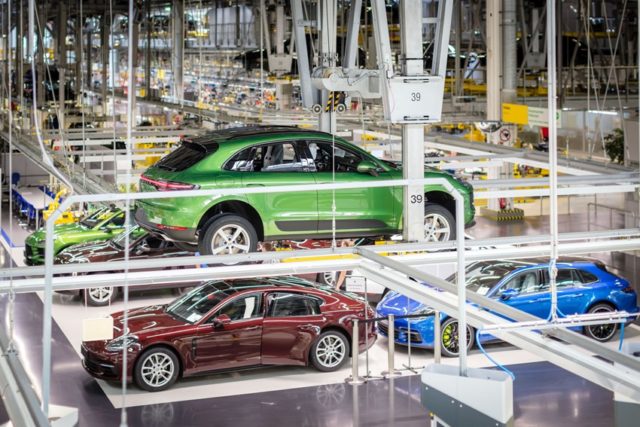 Produktionsstart das erste Kundenfahrzeug des neuen Macan rollt vom Band Produktionsstart das erste Kundenfahrzeug des neuen Macan rollt vom Band © Porsche