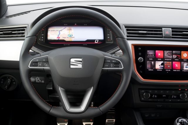 SEAT Virtuelles Cockpit feiert im SEAT Arona und SEAT Ibiza Premiere SEAT Virtuelles Cockpit feiert im SEAT Arona und SEAT Ibiza Premiere ©: Seat