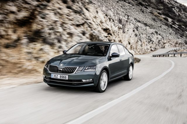 Skoda stattet den Bestseller OCTAVIA durchgehend mit neuen Motoren nach Abgasnorm Euro 6d-temp aus. Der Einstiegspreis der Limousine beträgt 22.860 Euro © Skoda