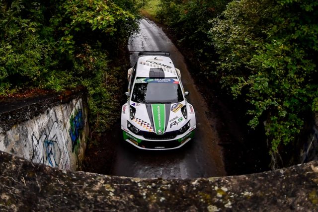 Der SKODA FABIA R5 ist bei der EM-Rallye in Tschechien mit einem Dreifachsieg in U28-Kategorie wieder das überragende Auto © Skoda Motorsport