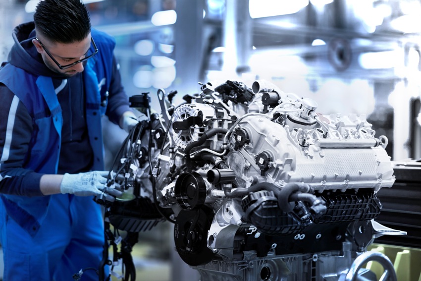 V8 Motor des BMW 8er Coupe &copy; BMW AG