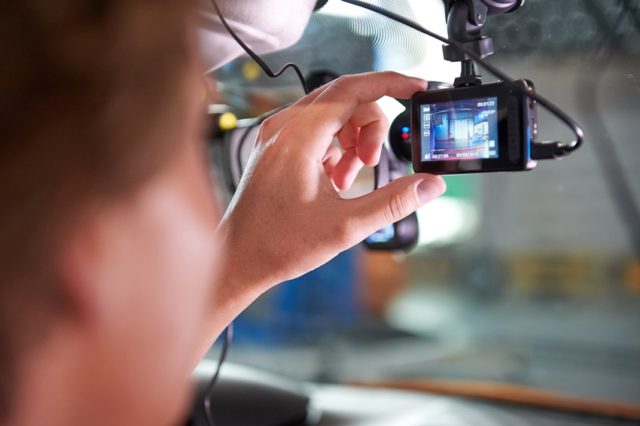 Dashcam ADAC Test Dashcam ADAC Test Der ADAC und die Zeitschrift c’t haben neun Dashcams auf Bedienung, Bildqualität und Crashverhalten getestet. Ergebnis: Sieben bekamen ein „befriedigend“, zwei nur ein „ausreichend“. © ADAC