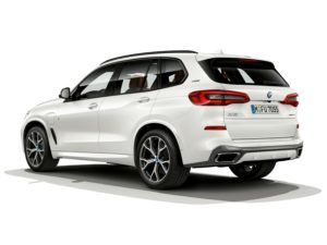 Neuer BMW X5 xDrive45e iPerformance Heckansicht © BMW AG