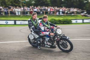 Goodwood Revival 2018 Troy Corser und Herbert Schwaab gewinnen die Barry Sheene Memorial Trophy auf BMW R57 Kompressor © BMW