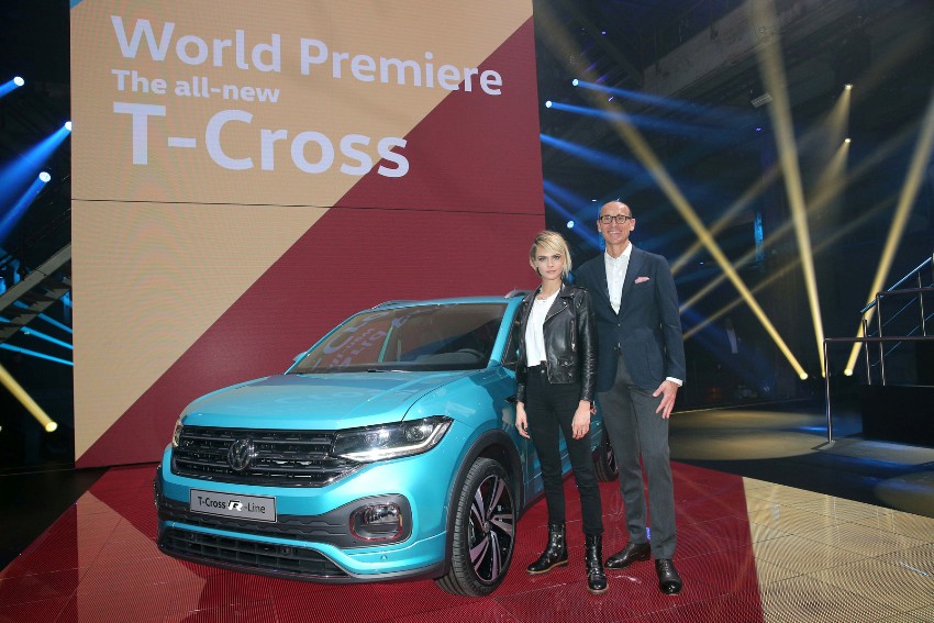 Ralf Brandstätter, Chief Operating Officer der Marke Volkswagen, stellte den neuen T-Cross zusammen mit Cara Delevingne vor, britisches Top-Model, Schauspielerin, Musikerin und Testimonial des T-Cross © Volkswagen AG