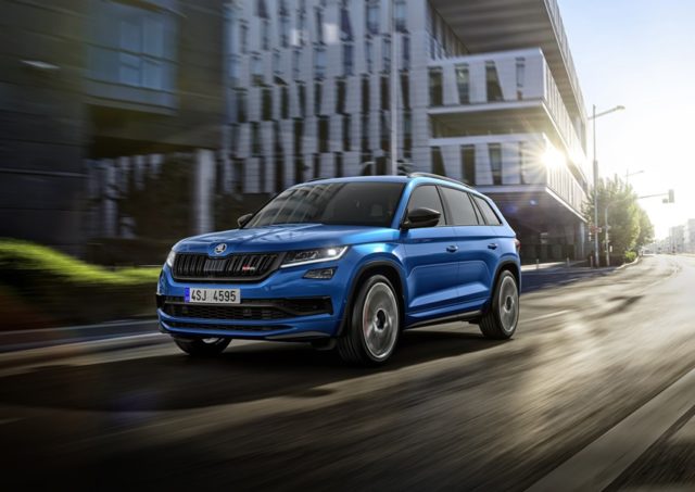 Mit dem SKODA KODIAQ RS trägt erstmals ein SUV der tschechischen Marke das RS-Kürzel. Das High-Performance-SUV startet in Deutschland ab 49.990 Euro & copy; Skoda