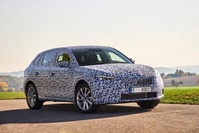 Skoda Scala Erlkönig Skoda Scala Erlkönig - : Der ŠKODA SCALA verfügt über fünf verschiedene Motorisierungen, die alle die Abgasnorm Euro 6d-TEMP erfüllen. © Skoda