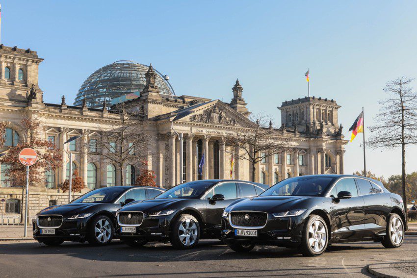 Vollelektrische Premium-Chauffeurflotte startet mit zehn Jaguar I-PACE in Berlin Vollelektrische Premium-Chauffeurflotte startet mit zehn Jaguar I-PACE in Berlin © Jaguar