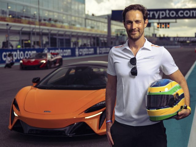 Medium-13984-McLarenArturadebutsonMiamiGPcircuitwithBrunoSenna McLaren Artura Bruno Senna Miami GP circuit