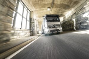Mercedes-Benz eActros 300 Sattelzugmaschine in Tirol