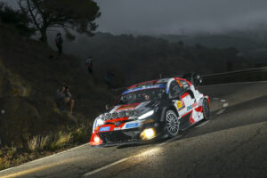 #33 (Elfyn Evans, Scott Martin)