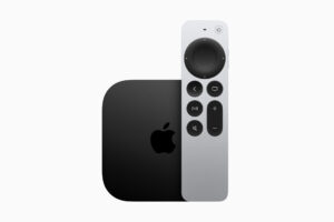 Die beliebte Siri Remote vereinfacht die Art und Weise, wie Nutzer:innen ihre Lieblingsinhalte auf Apple TV 4K entdecken und genießen.