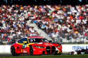 Vor großer Kulisse in Hockenheim: Sheldon van der Linde gewinnt im BMW M4 von Schubert Motorsport den DTM-Titel © DTM