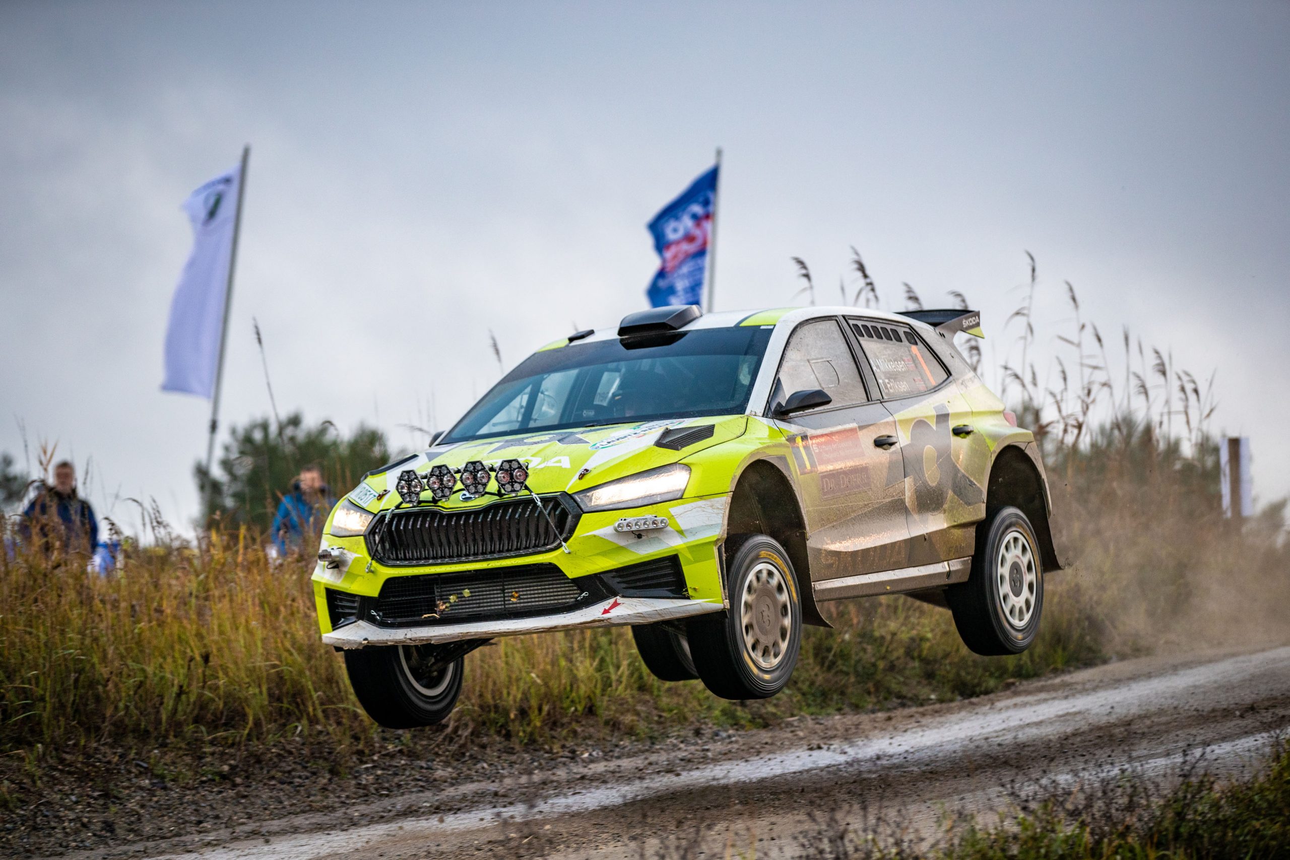Eingesetzt vom Team Toksport WRT mit dem amtierenden WRC2-Weltmeister Andreas Mikkelsen am Lenkrad, siegte der neue ŠKODA FABIA RS Rally2 bei der Schotter-Rallye in Sachsen.