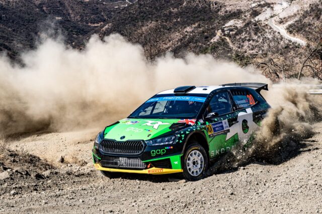 Škoda Motorsport bei der Rallye Mexiko: Erste WM-Rallye mit einem Škoda Fabia RS Rally2 und gleich der Sieg; Gus Greensmith (GBR) und Beifahrer Jonas Andersson (SWE) aus dem Team Toksport WRT gewannen unangefochten die Kategorie WRC2.