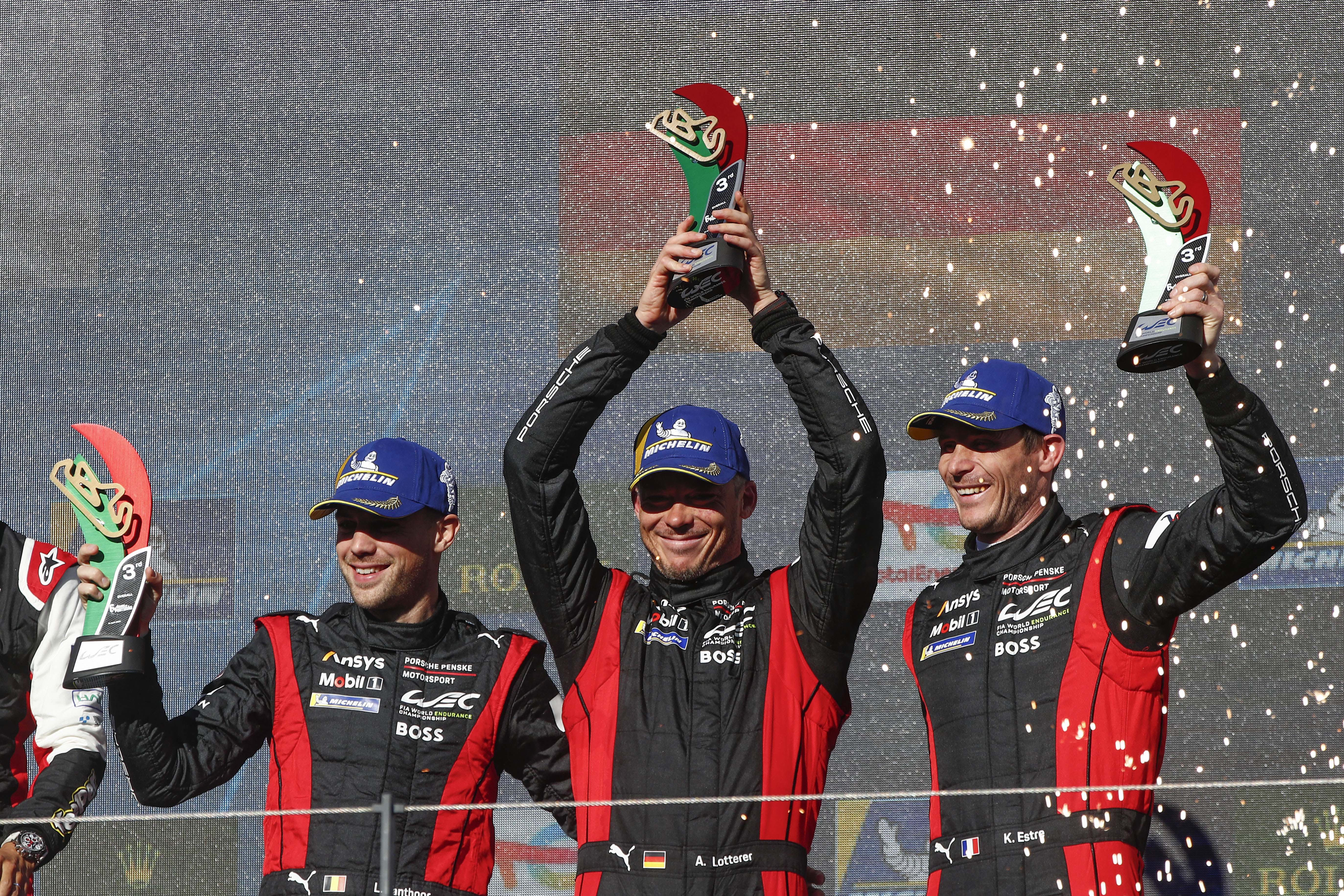 Porsche 963, Porsche Penske Motorsport (#6), Laurens Vanthoor (B), Andre Lotterer (D), Kevin Estre (F) (l-r)