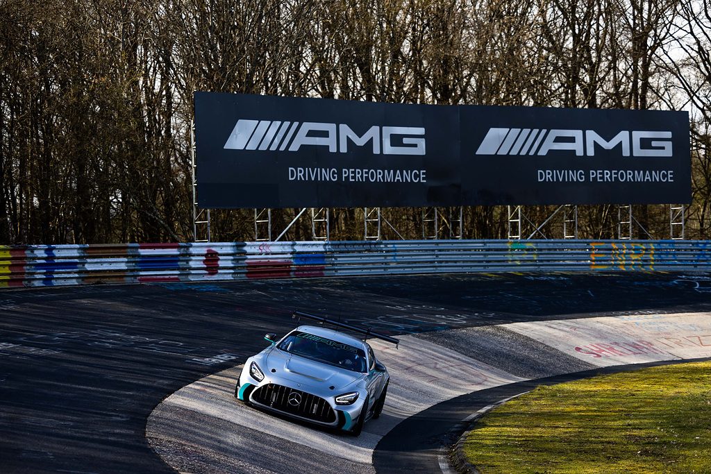 Premiere unter Rennbedingungen: Mercedes-AMG GT2 debütiert am Nürburgring sowie in Monza Premiere unter Rennbedingungen: Mercedes-AMG GT2 debütiert am Nürburgring sowie in Monza