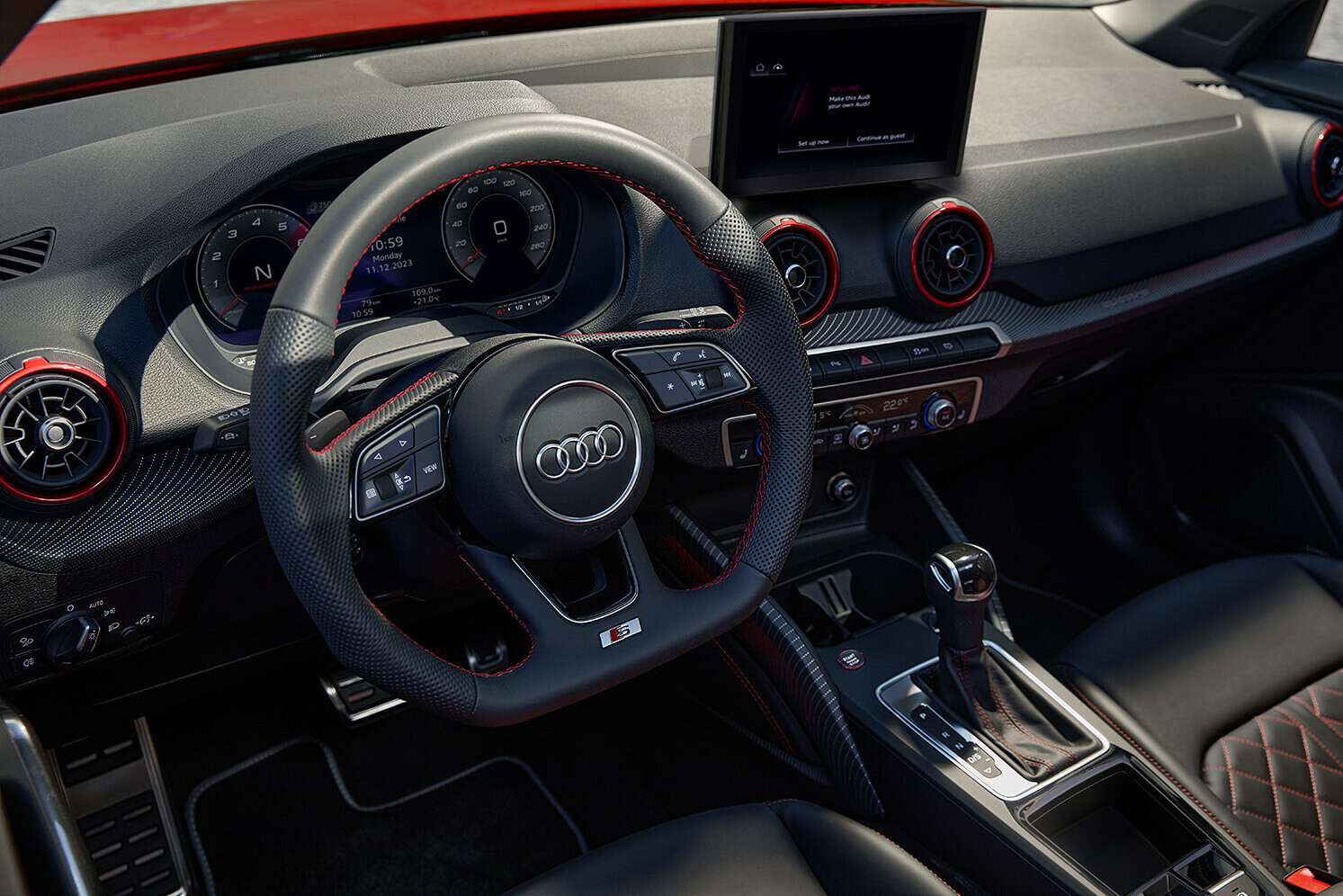Infotainment-Upgrade: Die Audi Q2 Modelle erhalten erstmals ein 8,8 Zoll großes touch display. Das Audi virtual cockpit gehört ab sofort zum Serienumfang.