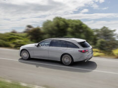 Mercedes erweitert GLC und E-Klasse mit effizienten Dieselantrieben E 200 d T-Modell