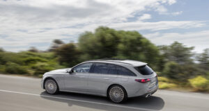 Mercedes erweitert GLC und E-Klasse mit effizienten Dieselantrieben E 200 d T-Modell