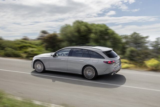Mercedes-Benz erweitert das Modellangebot für GLC und E-Klasse mit effizienten Dieselantrieben E 200 d T-Modell