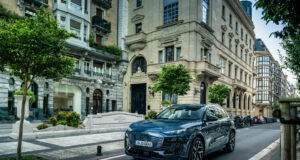 Audi Q6 e-tron und Q6 e-tron Sportback mit Bestnote im Test von Euro NCAP Der Audi Q6 e-tron glänzt mit der Bestnote „Fünf Sterne“ und „Best in Class“ bei der Kindersicherheit im Test von Euro NCAP