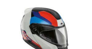 50 Jahre BMW Helme – Meilensteine in Sachen Kopfschutz Helm System 8 Carbon