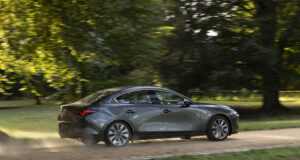 Mazda3 Modelljahr 2027 – Neue Ausstattungslinie HOMURA PLUS Mazda3 Fastback Modelljahr 2027