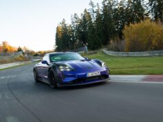 Neuer Rekord Taycan Turbo GT mit Manthey Kit Neue Nordschleifen Bestzeit für Serien-Elektrofahrzeuge Taycan Turbo GT mit Manthey Kit fährt neuen Rekord