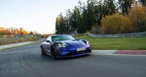 Neuer Rekord Taycan Turbo GT mit Manthey Kit Neue Nordschleifen Bestzeit für Serien-Elektrofahrzeuge Taycan Turbo GT mit Manthey Kit fährt neuen Rekord